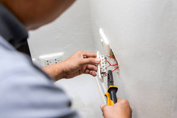 Best Affordable Emergency Electrician  in Valdese, NC